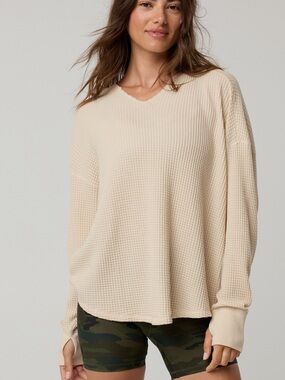 OFFLINE By Aerie Wow! Waffle Notch
Neck Long Sleeve T-Shirt Cake Batter Size XS